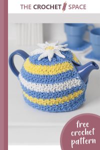 daisy motif crocheted tea cozy || editor