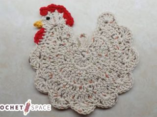 Delightful Crochet Chicken Potholder || thecrochetspace.com