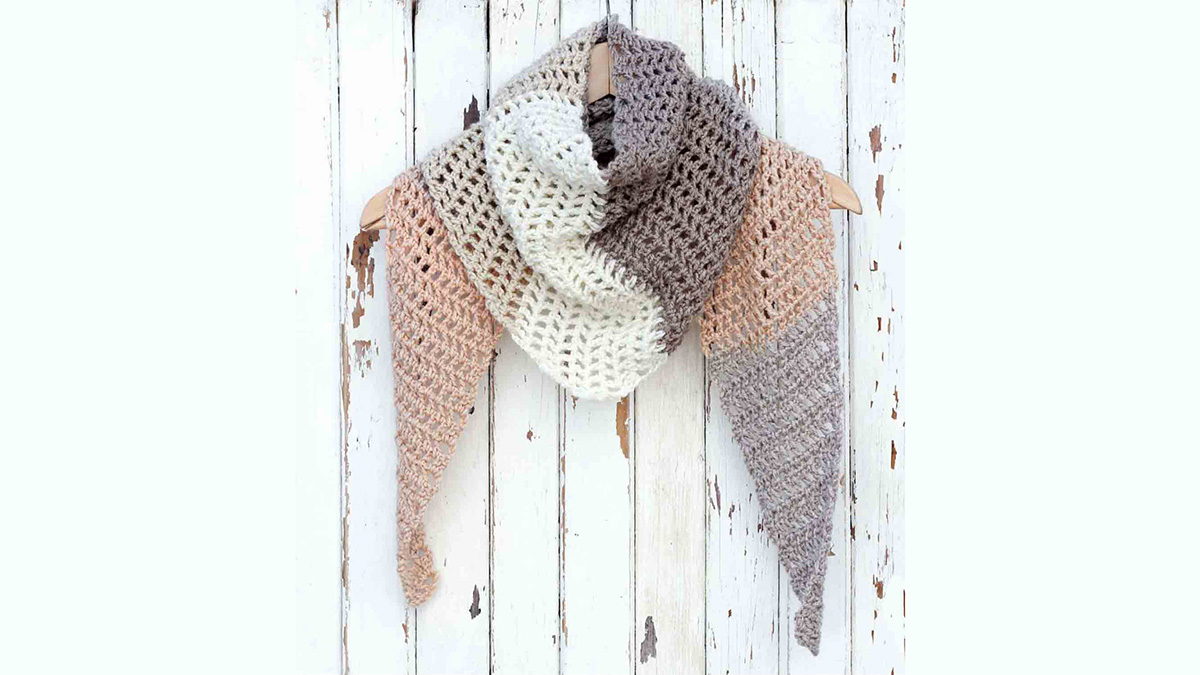 desert winds crocheted scarf || editor