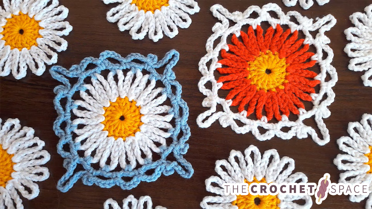 Dahlia Crochet Granny Square || thecrochetspace.com