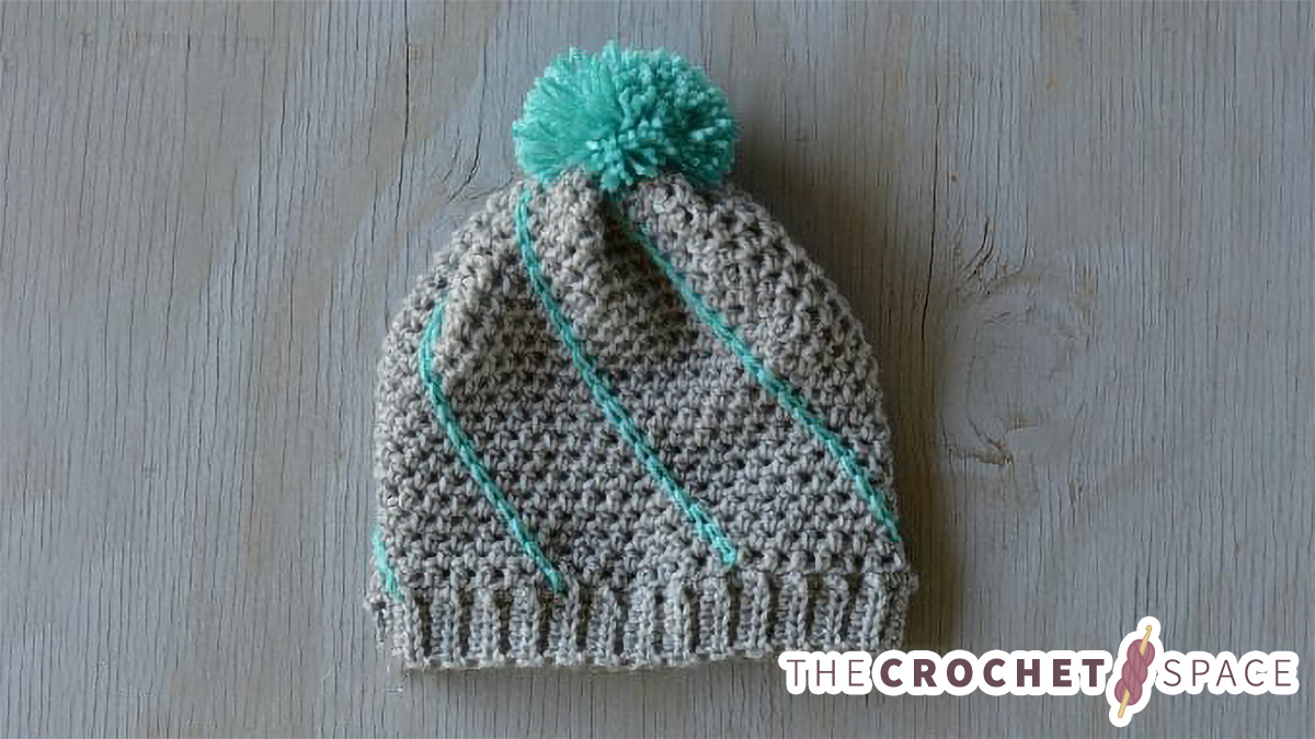 Diagonal Hatch Crocheted Slouch || thecrochetspace.com