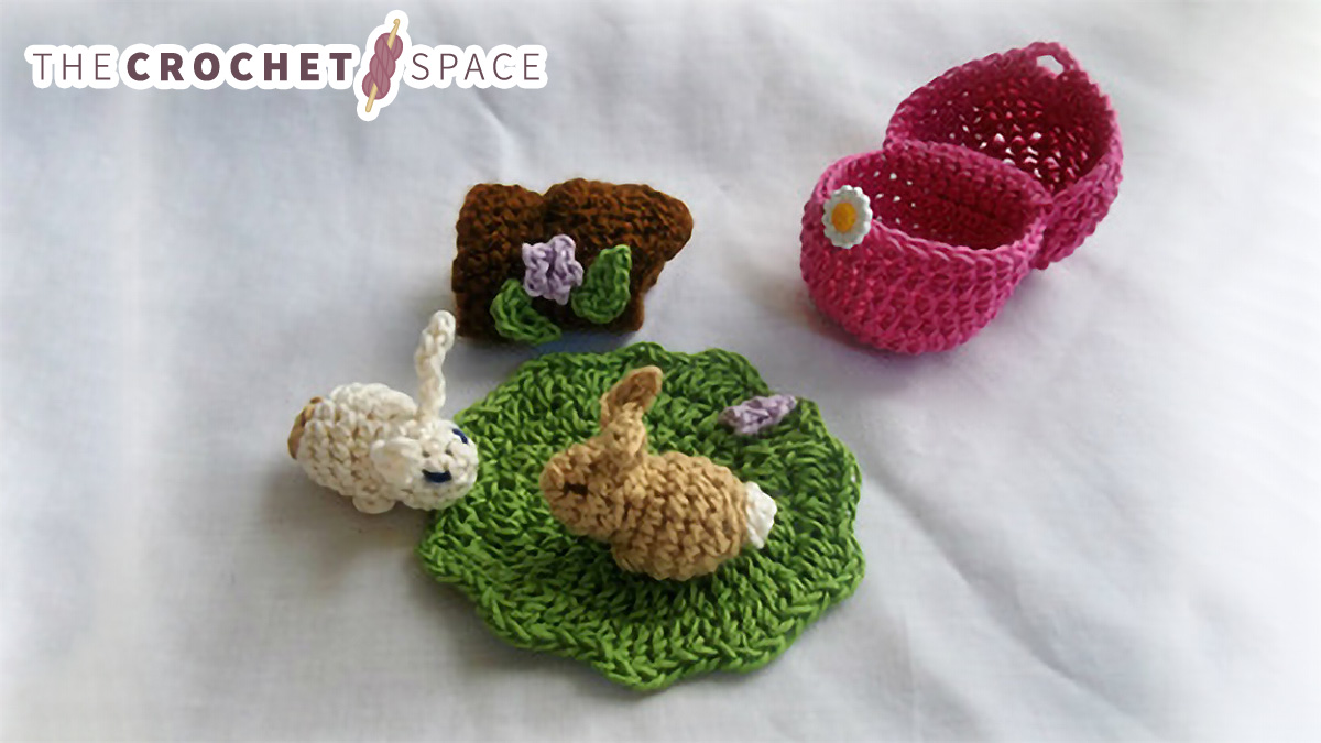 Easter Crochet Bunny Surprise || thecrochetspace.com