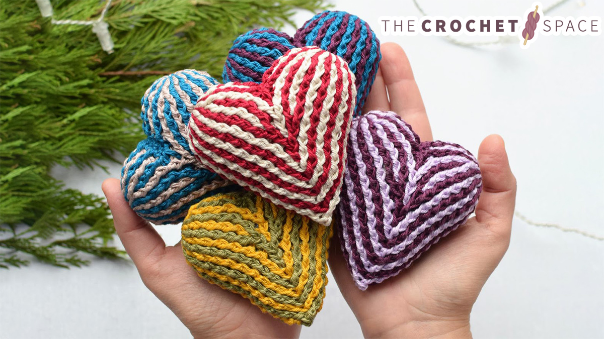 Easy Brioche Crochet Heart || thecrochetspace.com