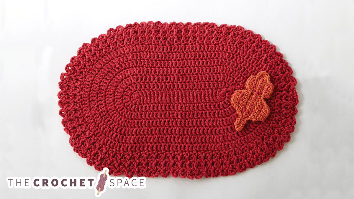 easy cherry red crochet placemat || editor