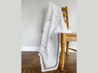 Easy Crochet Cotton Throw || thecrochetspace.com