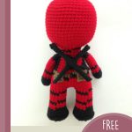 Easy Crochet Deadpool Hero. Rear view || thecrochetspace.com