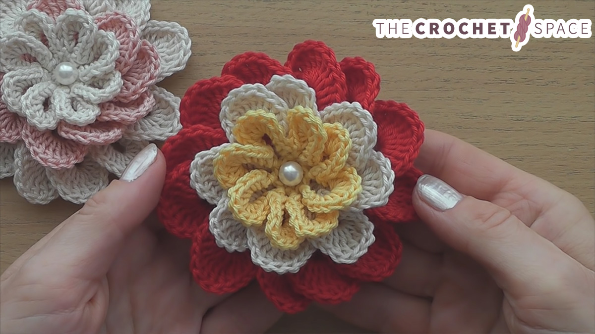 Easy Crochet Deco Flower || thecrochetspace.com