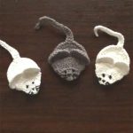 Easy Crochet Mouse Applique. Three mice. 2x White and 1x greay || thecrochetspace.com