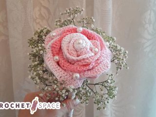 Easy Crochet Rose Flower || thecrochetspace.com
