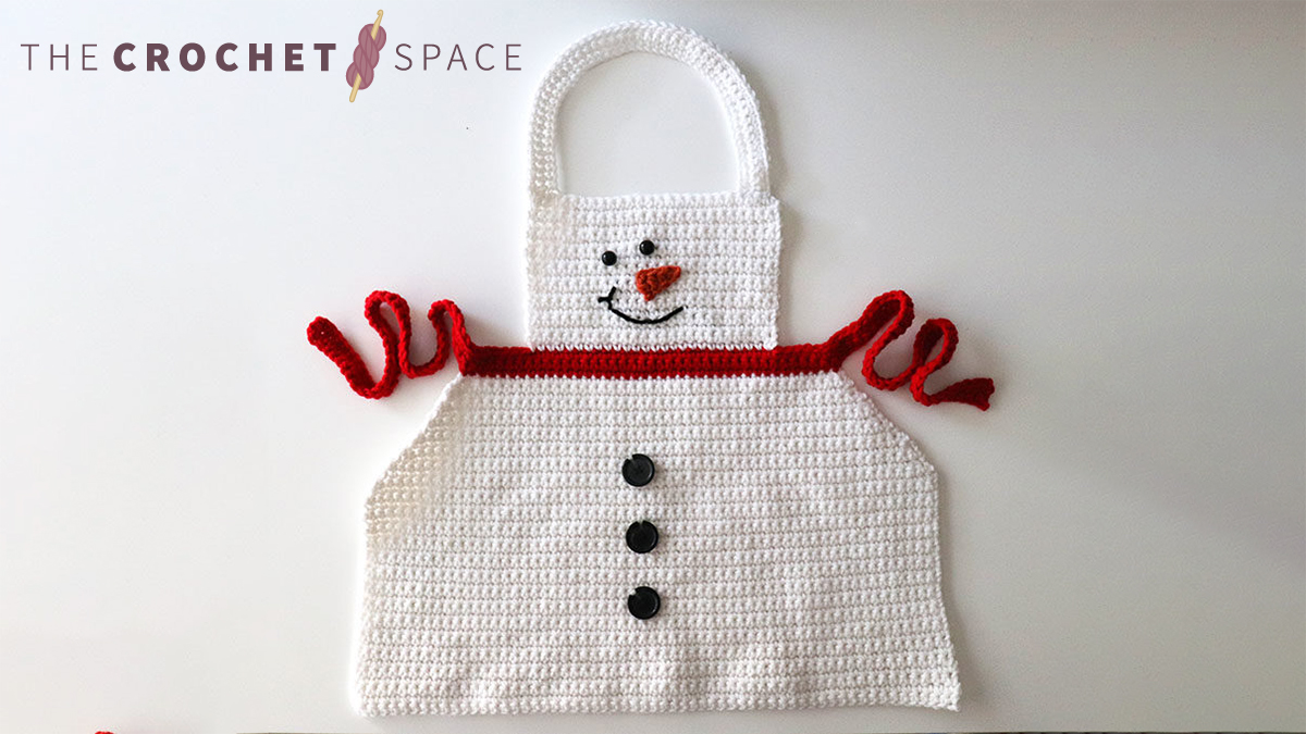 Easy Crochet Snowman Apron || thecrochetspace.com