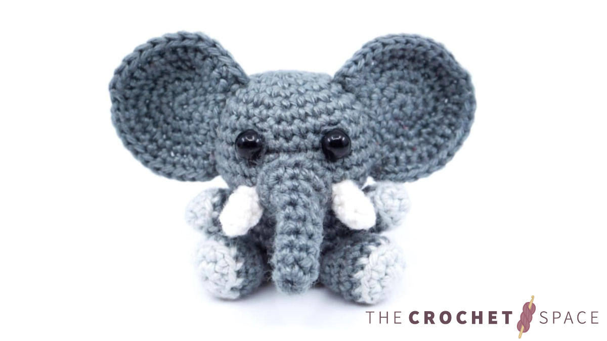 Easy Mini Crochet Elephant || thecrochetspace.com