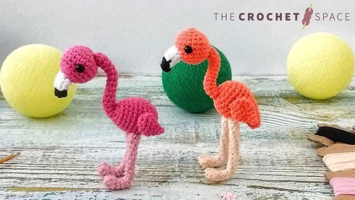 Easy Mini Crochet Flamingo || thecrochetspace.com