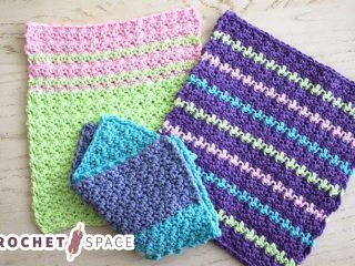 Easy Textured Crochet Dishcloth || thecrochetspace.com