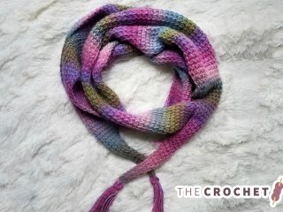 Easy Tunisian Crochet Scarf || thecrochetspace.com