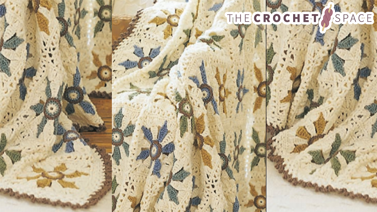 Elegant Floral Crocheted Afghan || thecrochetspace.com