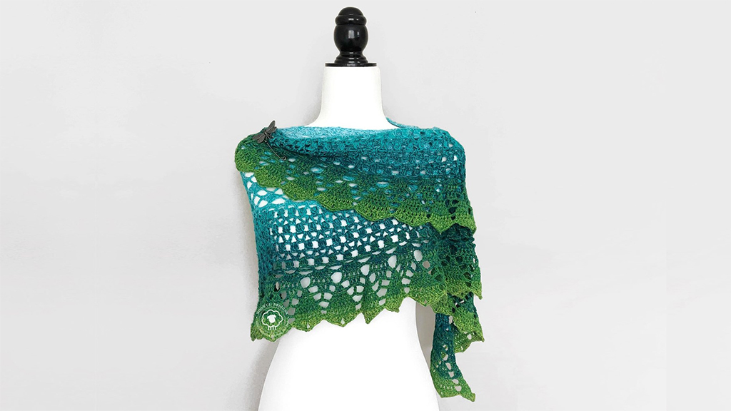 Elegant Marina Crochet Wrap | thecrochetspace.com