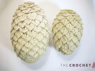 Ethereal Crocheted Dragon Eggs || thecrochetspace.com