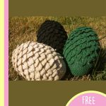 Ethereal Crocheted Dragon Eggs. 3 different colored dragon eggs || thecrochetspace.com