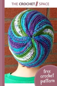 faux knit pinwheel crocheted beanie || editor