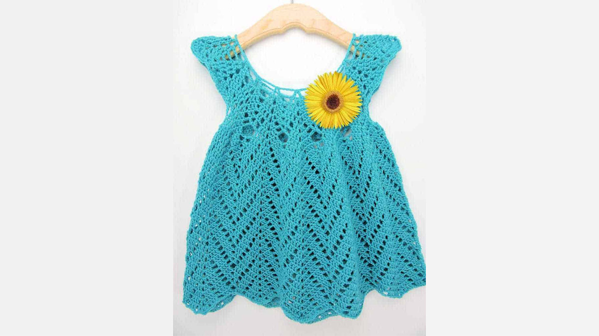 Flower Chevron Crochet Dress || thecrochetspace.com