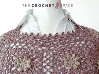 Flower Square Crochet Tunic. Brown and beige flower granny square tunic. tunic Long Sleeves. Lightweight || thecrochetspace.com