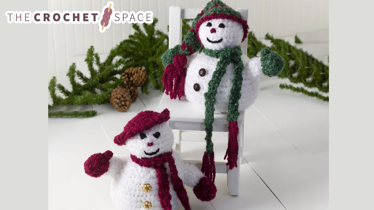 Frosty Crocheted Christmas Ornaments || thecrochetspace.com