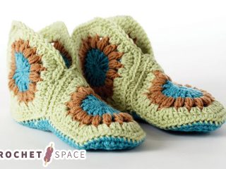 Funky Crocheted Granny Slippers || thecrochetspace.com