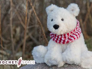 Furry Amigurumi Polar Bear || thecrochetspace.com