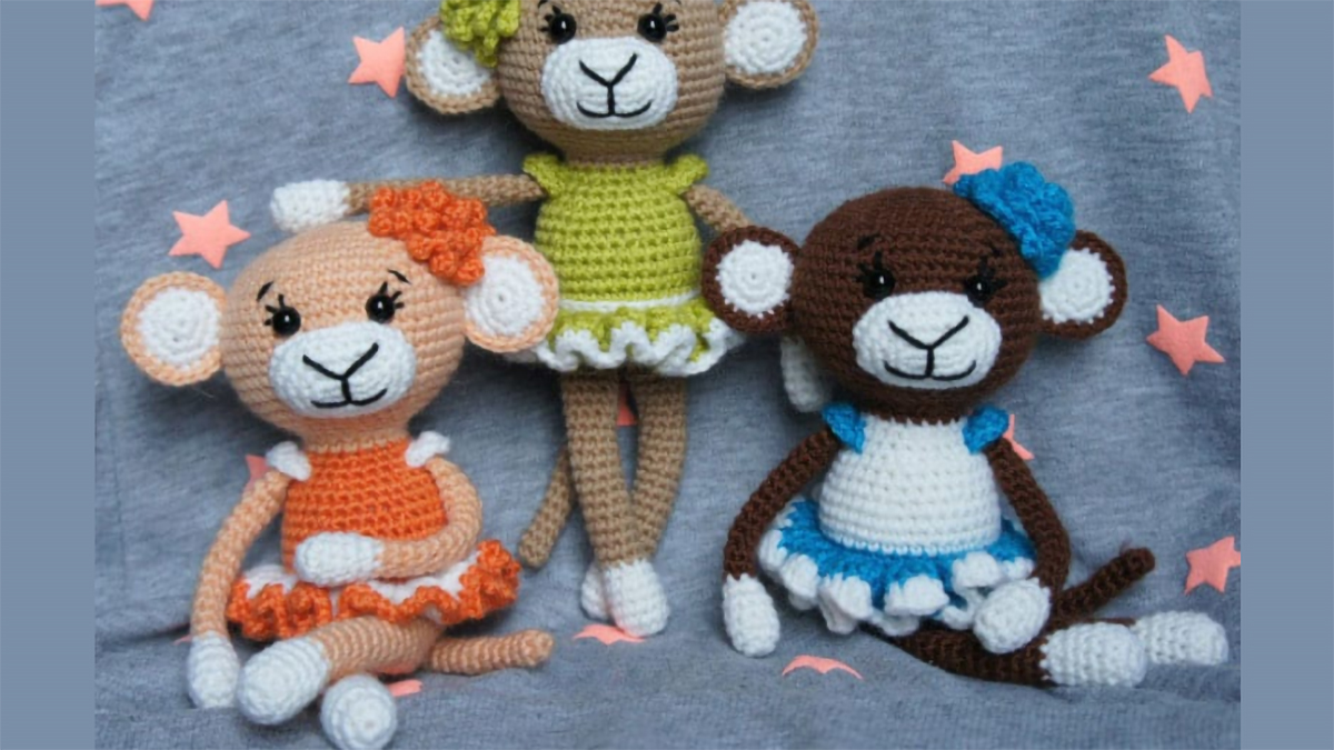 glamorous crocheted monkeys || editor