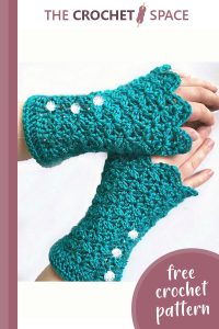 gorgeous crocheted glamour gloves || editor