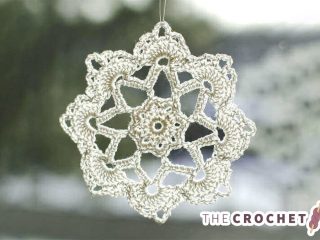 Grandma Jennies Crocheted Snowflake || thecrochetspace.com
