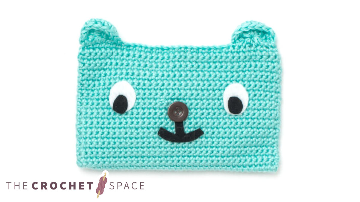 grinning bear crochet pencil cases || editor