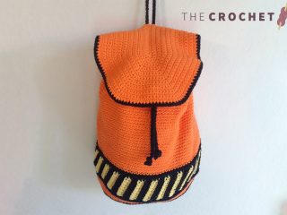 Halloween Crochet Back Pack || thecrochetspace.com