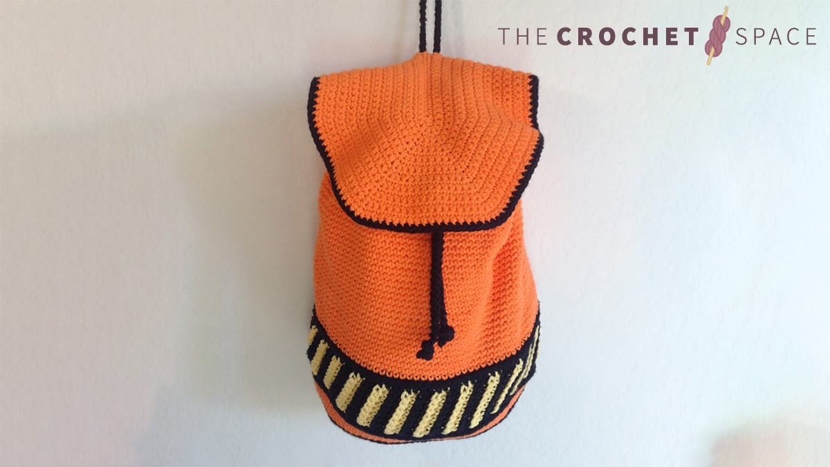 Halloween Crochet Back Pack || thecrochetspace.com