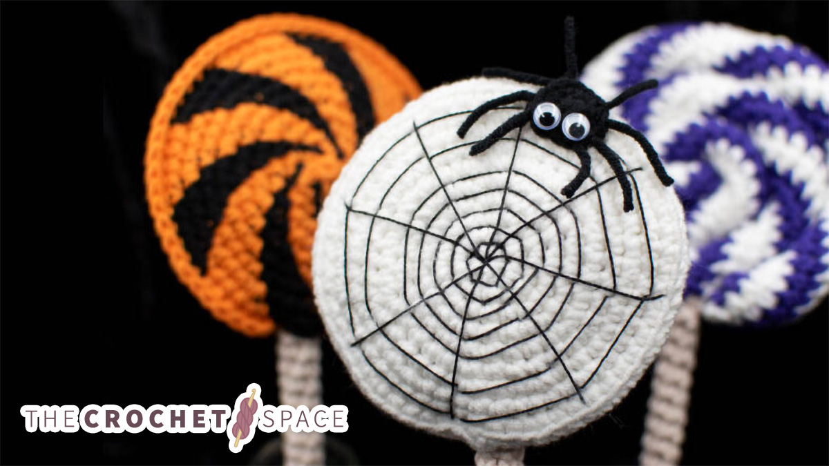 Halloween Crochet Lollipop Set || thecrochetspace.com