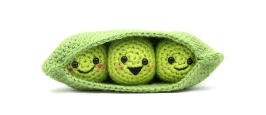 Happy Crocheted Pod Peas [FREE Amigurumi Pattern+Tutorial]