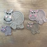 Happy Hippo Crochet Applique. Family of hippo's || thecrochetspace.com