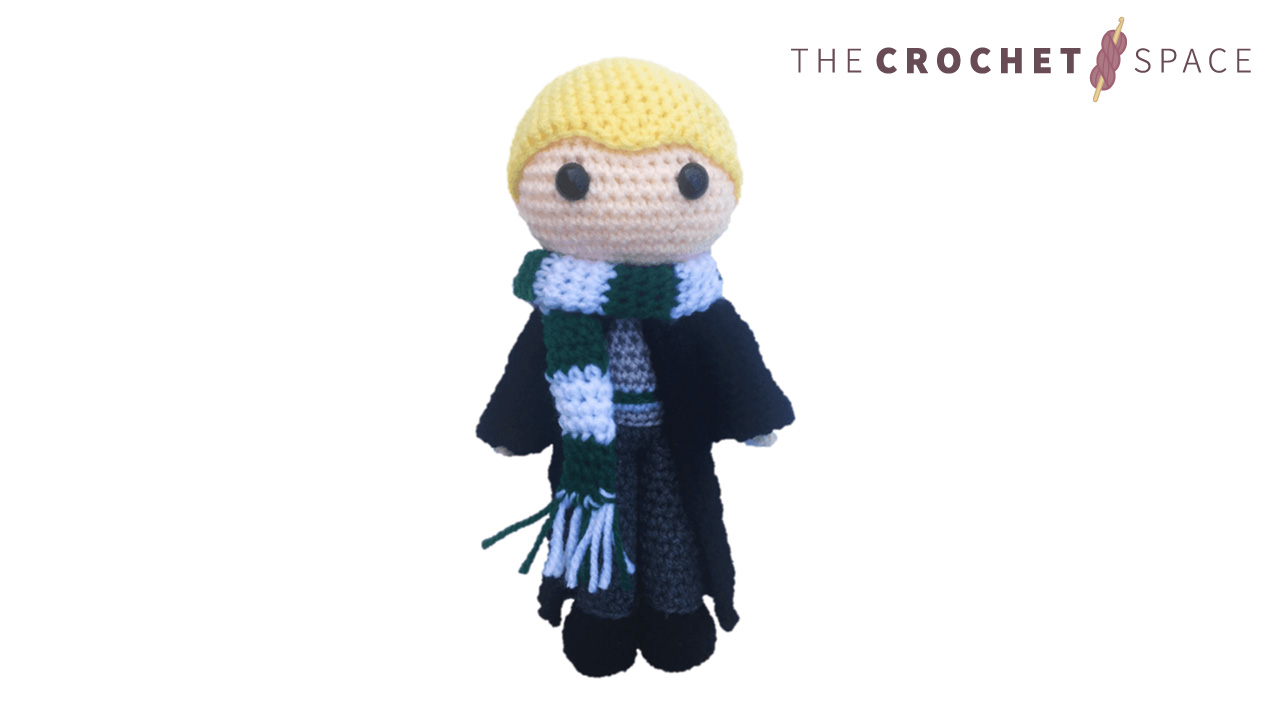 Hogwarts Crochet Draco Malfoy || thecrochetspace.com