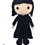 Hogwarts Crochet Severus Snape. Crafted with straight black hair and black ropes || thecrochetspace.com