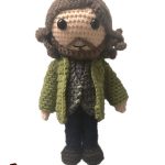 Hogwarts Crochet Sirius Black. Crafted in green jacket and waistcoat || thecrochetspace.com