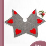 Holiday Hearts Crocheted Tree Skirt || thecrochetspace.com