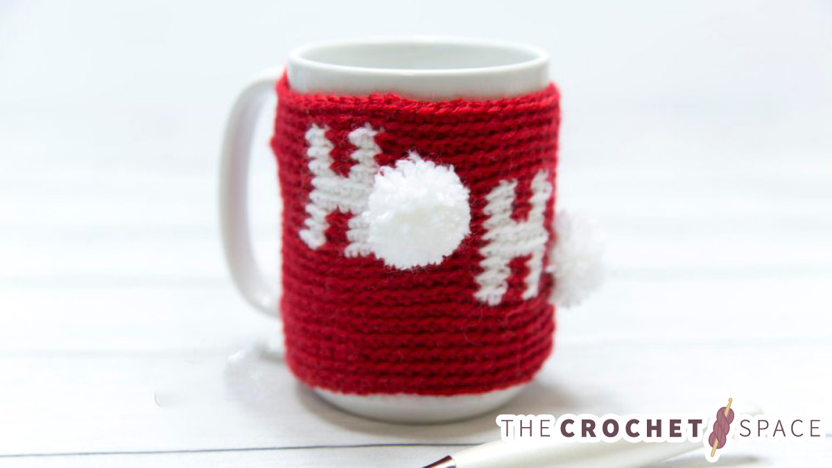 Holiday Ho Crochet Cozy || thecrochetspace.com