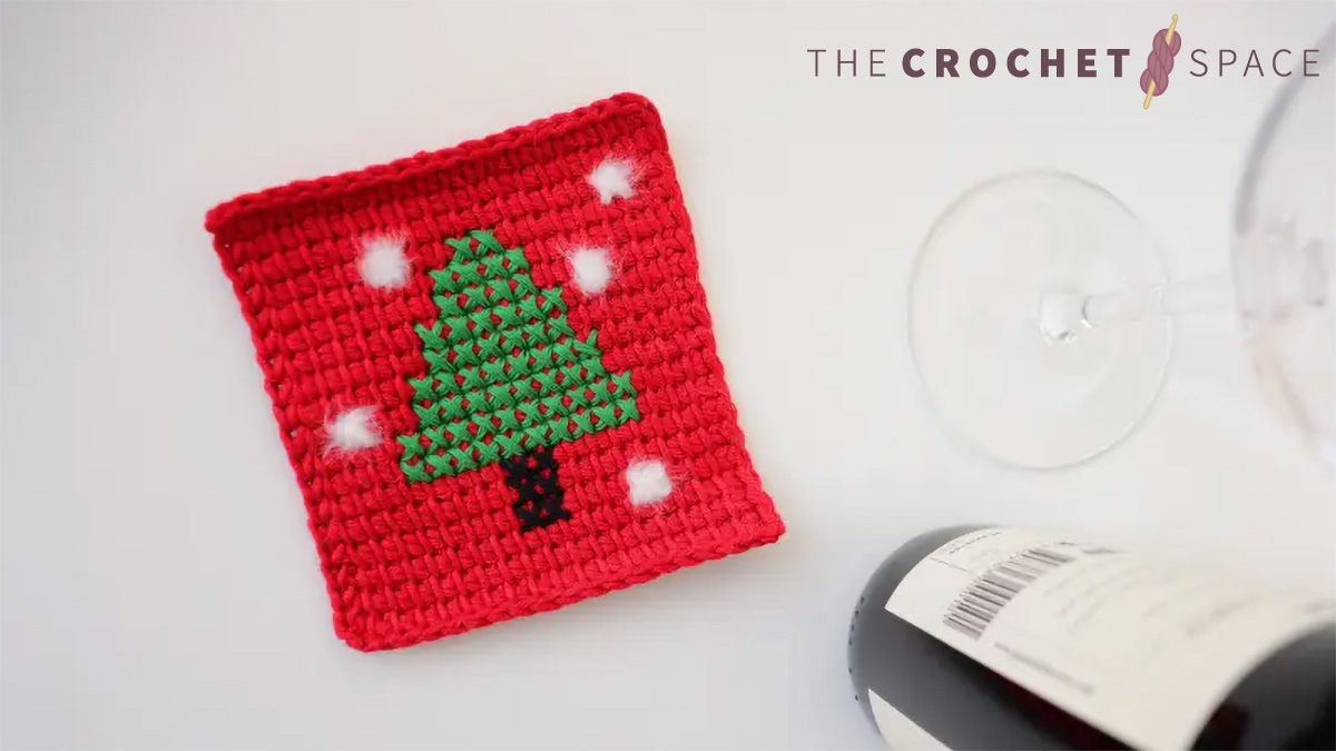 Holiday Tree Crochet Coaster || thecrochetspace.com