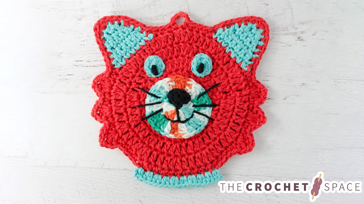 Kitty Kat Crochet Potholder || thecrochetspace.com