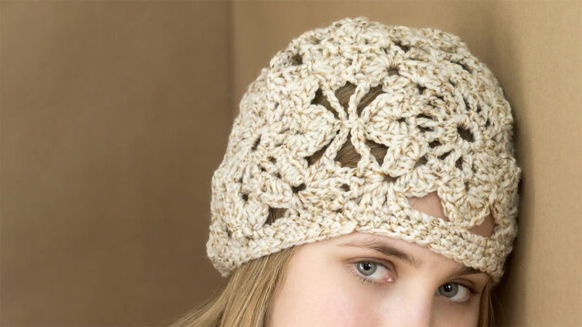 lace retro crochet hat || editor