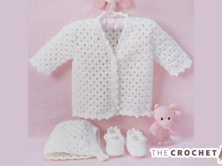 Lacy Baby Crochet Set || thecrochetspace.com