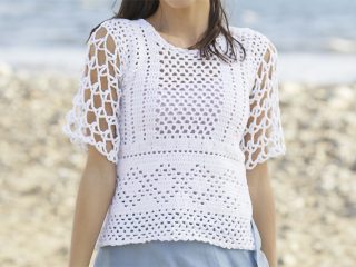 Light And Lovely Lace Crochet Tee || thecrochetspace.com