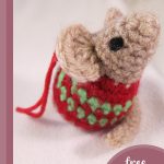Little Crochet Christmas Mouse || thecrochetspace.com
