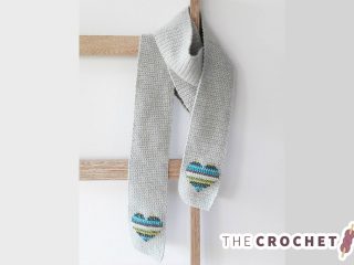 Love Heart Crochet Scarf || thecrochetspace.com