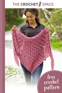 lovely paradis crocheted shawl || https://thecrochetspace.com